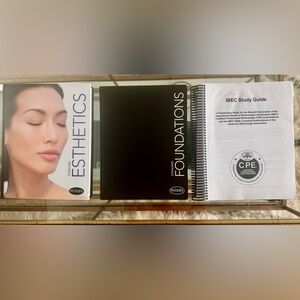 Esthetician and Laser Technician Manuel Book (English)